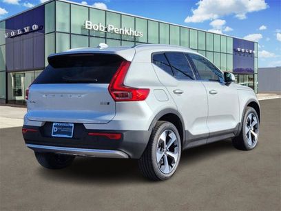 New 2025 Volvo XC40 B5 Core w/ Protection Package Premier