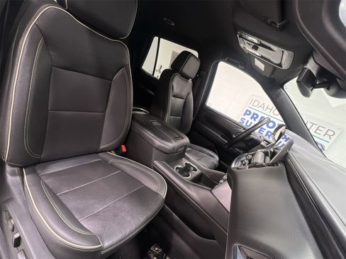 Used 2023 GMC Yukon SLT image 24