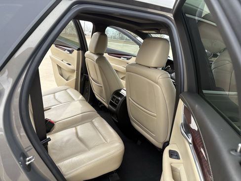 Used 2018 Cadillac XT5 Luxury w/ Driver Awareness Package image 16