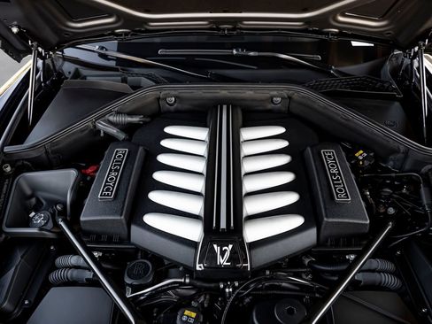 Certified 2016 Rolls-Royce Dawn RWD image 32