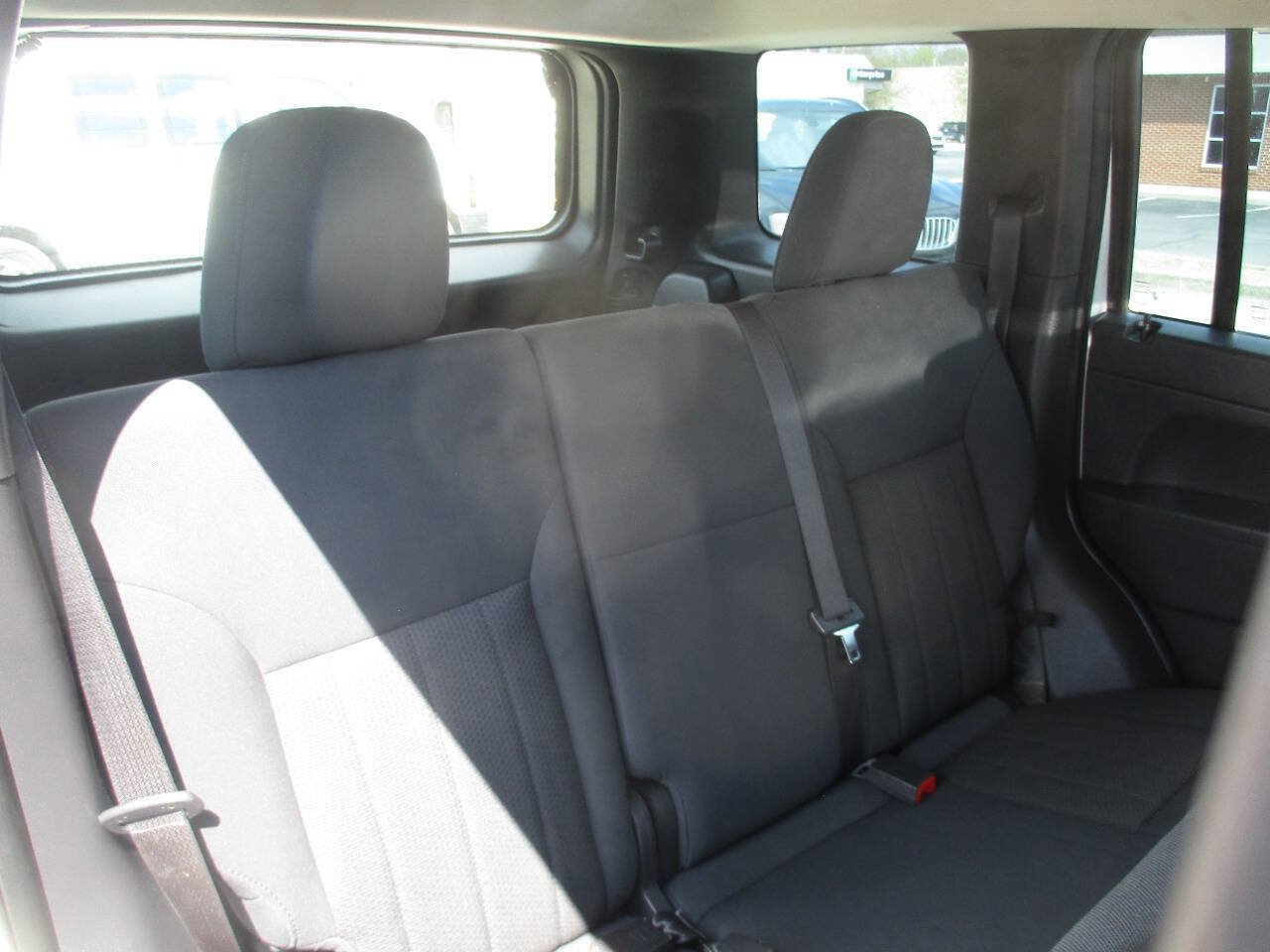 Used 2011 Jeep Liberty Sport AWD/4WD image 35