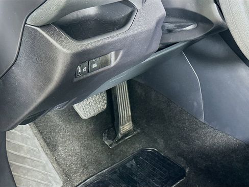 Certified 2025 Toyota RAV4 XLE FWD image 10