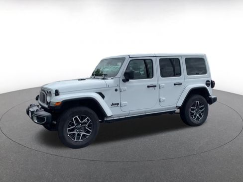 Used 2025 Jeep Wrangler Sahara image 8