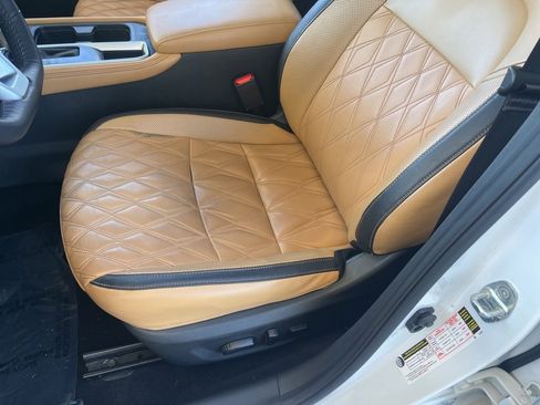 Used 2024 Nissan Sentra SV w/ SV Premium Package image 8