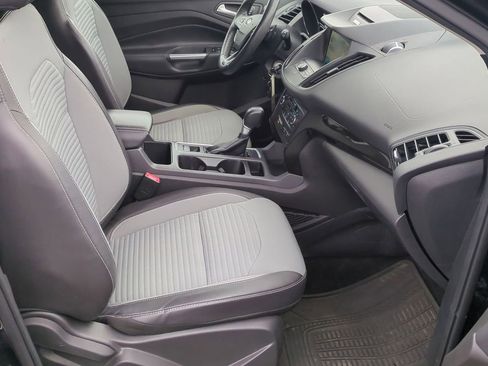 Used 2017 Ford Escape SE w/ Equipment Group 201A image 24