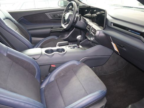 New 2025 Ford Mustang Dark Horse image 32