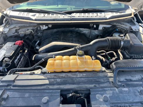 Used 2016 Ford F150 Platinum w/ Equipment Group 701A Luxury image 10