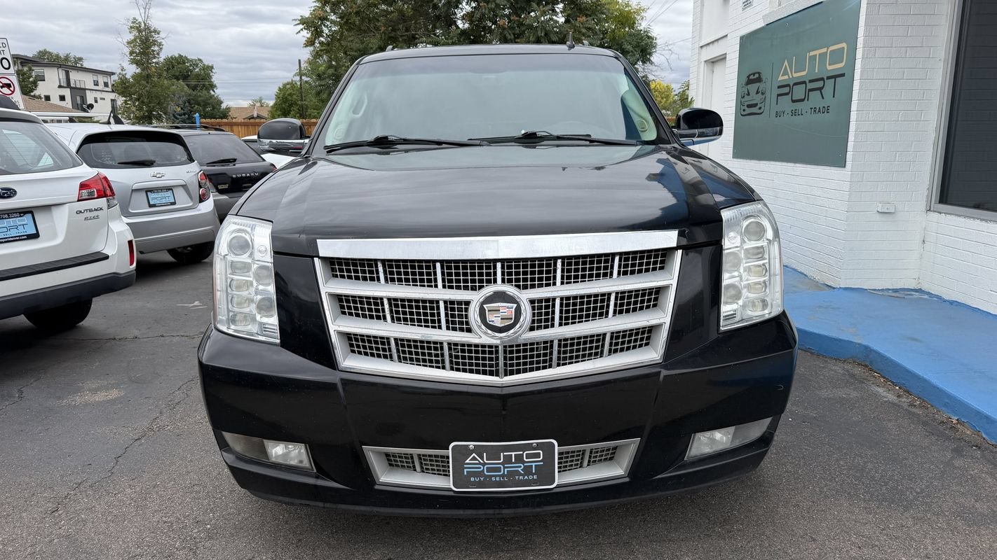 Used 2011 Cadillac Escalade ESV Platinum AWD/4WD image 6