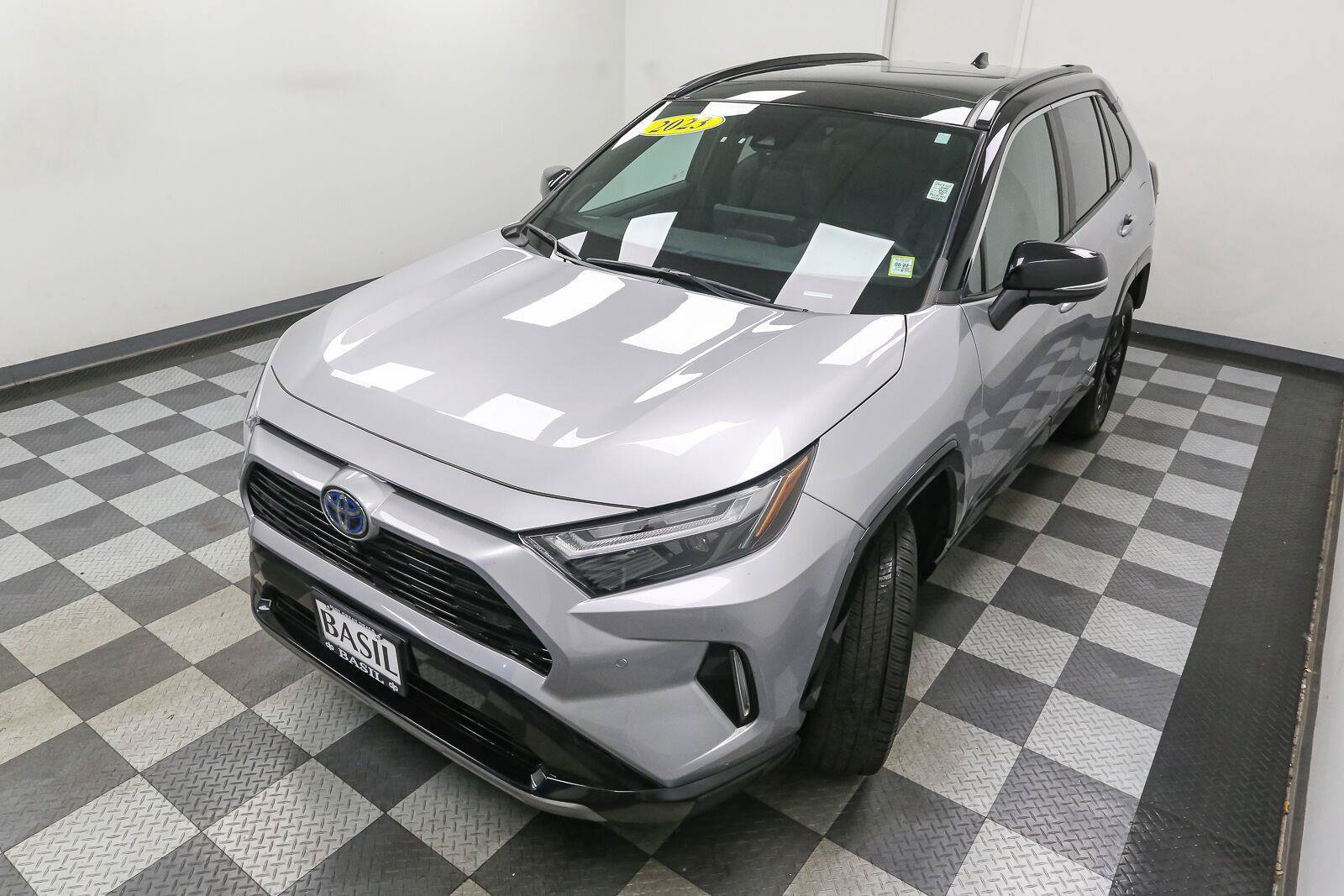 Used 2023 Toyota RAV4 XSE AWD/4WD image 6