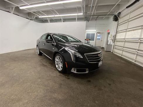 Used 2018 Cadillac XTS Luxury image 8