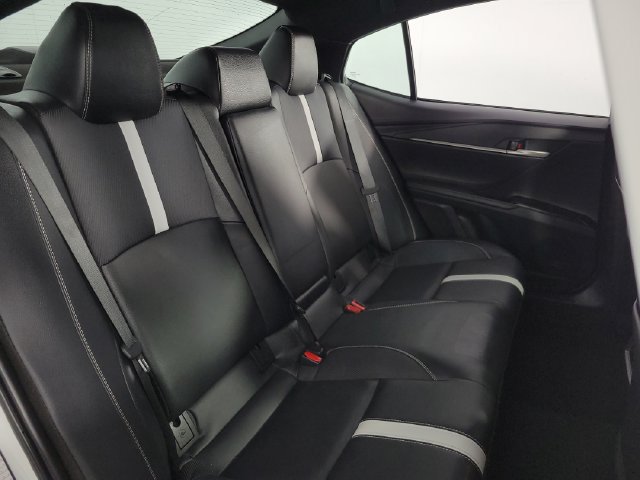 Used 2025 Toyota Camry SE FWD image 16