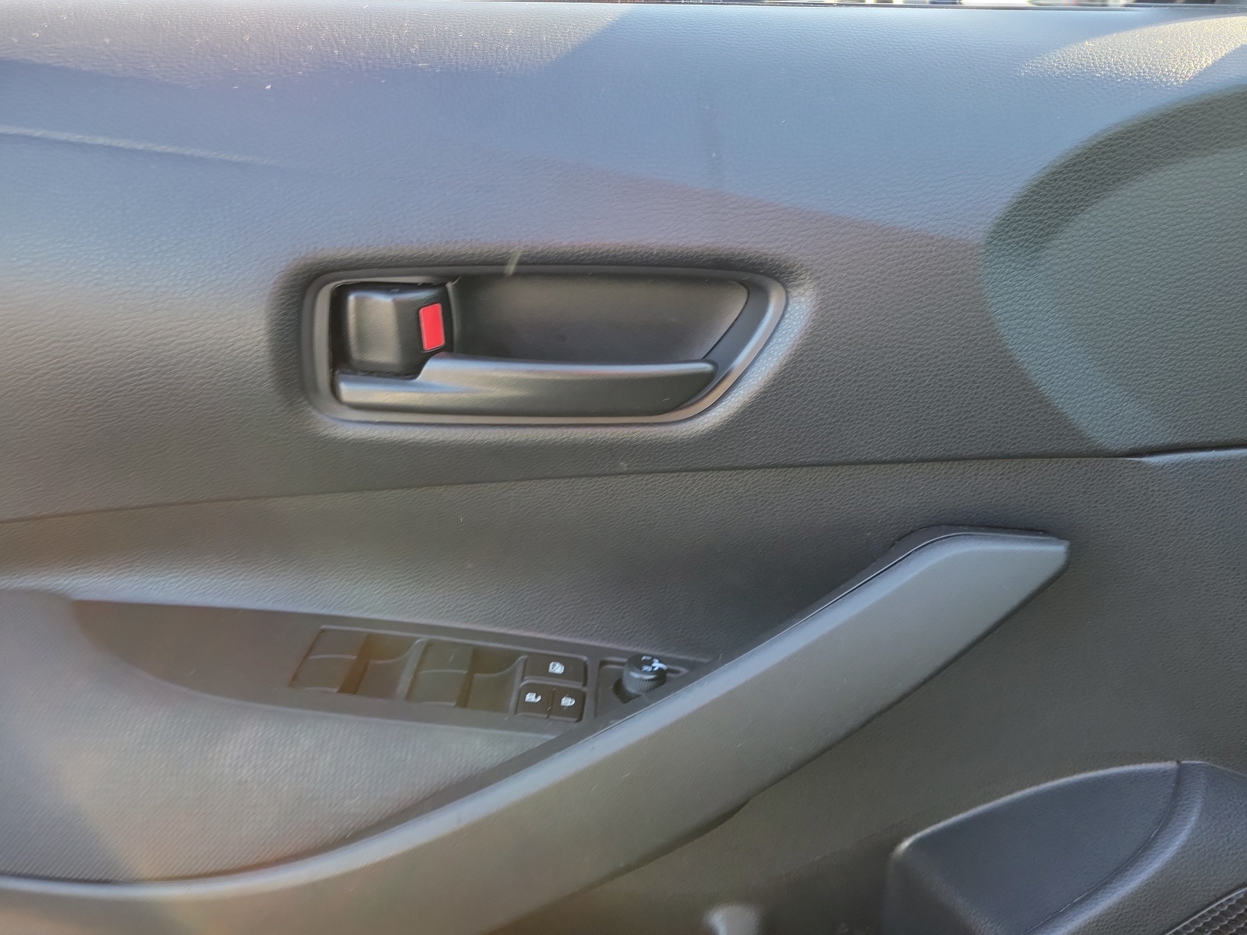 Used 2024 Toyota Corolla LE FWD image 17