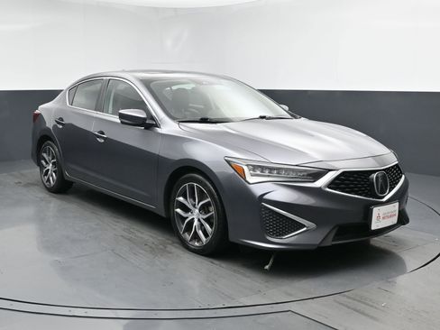 Used 2022 Acura ILX w/ Premium Package image 2
