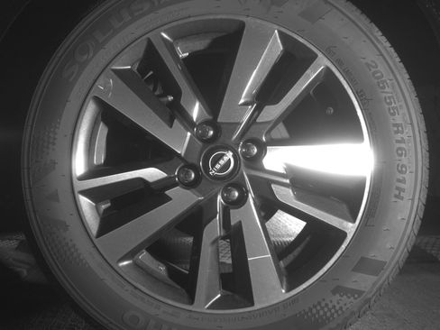 Used 2025 Nissan Versa SV image 14