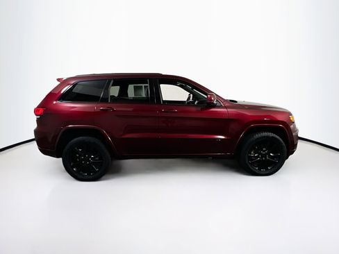 Used 2022 Jeep Grand Cherokee Laredo X image 4