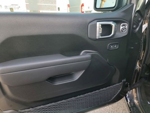 New 2026 Jeep Gladiator Sport image 8