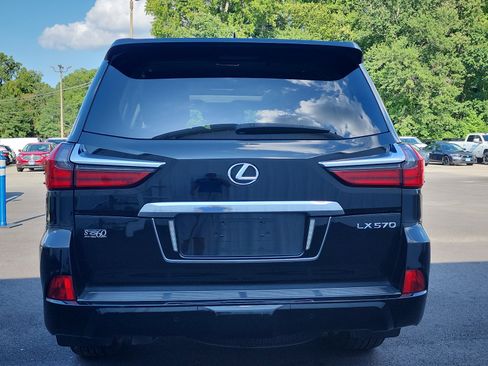 Used 2018 Lexus LX 570 4WD w/ Luxury Package image 4