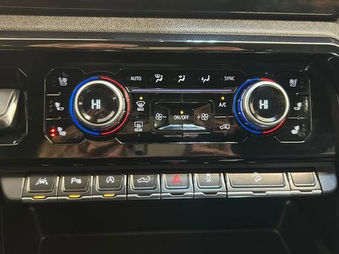 Used 2024 GMC Sierra 1500 AT4 w/ Technology Package image 22