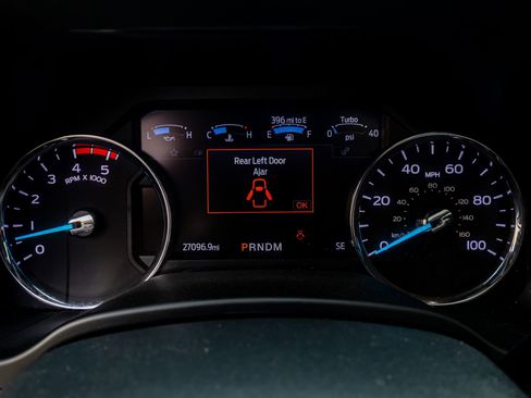 Used 2022 Ford F450 Platinum w/ FX4 Off-Road Package image 18