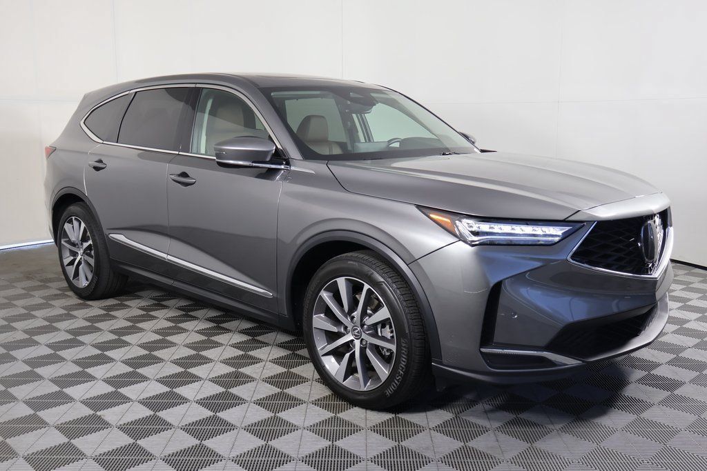 Used 2025 Acura MDX w/ Technology Package FWD image 3