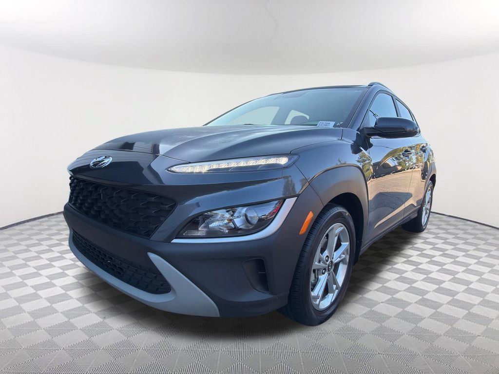 Used 2022 Hyundai Kona SEL w/ Convenience Package FWD image 1