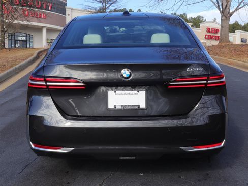 Used 2025 BMW 530i w/ Executive Package image 7