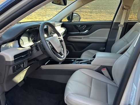 Used 2022 Lincoln Corsair FWD image 8