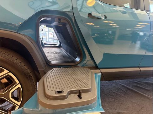 Used 2022 Rivian R1T Launch Edition image 21