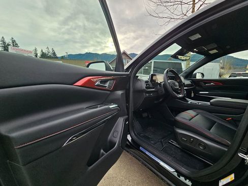 New 2026 Chevrolet Traverse RS w/ LPO, Floor Liner Package image 23