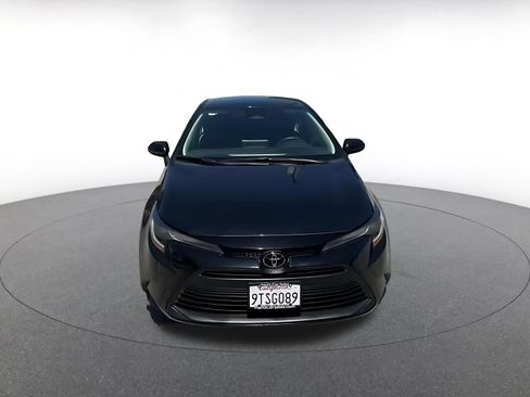 Used 2025 Toyota Corolla LE FWD image 4