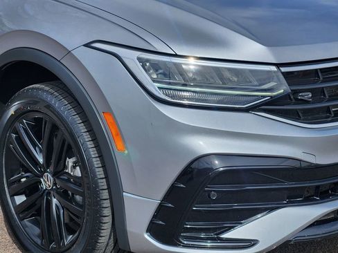 Used 2022 Volkswagen Tiguan SE R-Line image 27