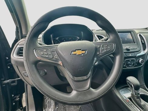 Used 2021 Chevrolet Equinox LT FWD image 11