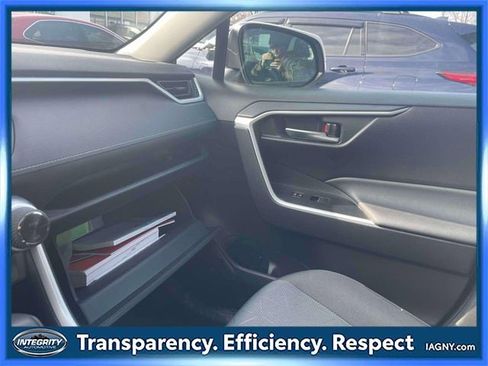 Used 2025 Toyota RAV4 XLE w/ Convenience Package image 33