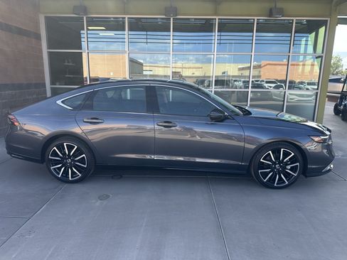 Used 2025 Honda Accord Touring image 7