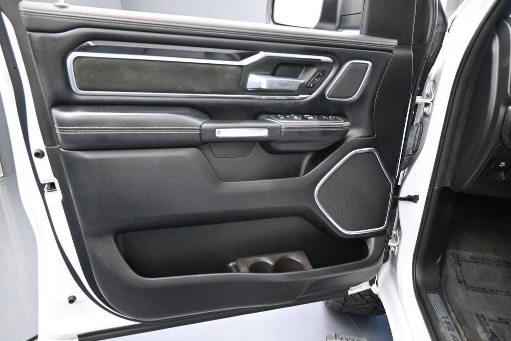 Used 2021 RAM 1500 Laramie AWD/4WD image 15