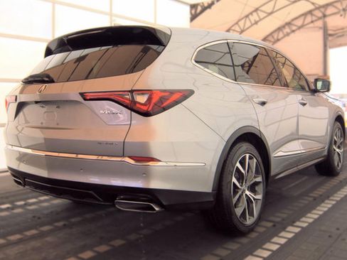 Used 2023 Acura MDX w/ Technology Package AWD/4WD image 3