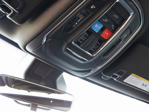 New 2025 Jeep Grand Cherokee Altitude image 36