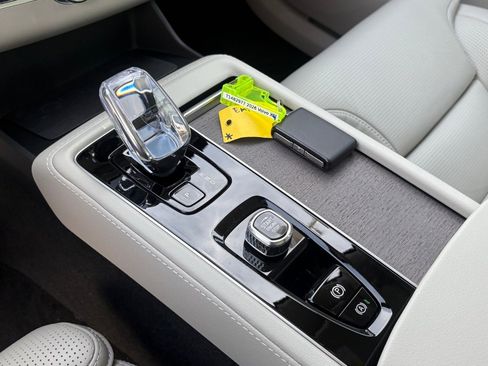 New 2026 Volvo XC90 B6 Ultra w/ Protection Package Premier image 14