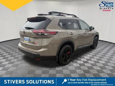 Used 2025 Nissan Rogue SV AWD/4WD image 6