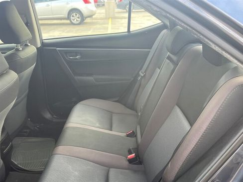 Used 2018 Toyota Corolla LE FWD image 15