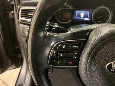 Used 2018 Kia Niro EX image 22