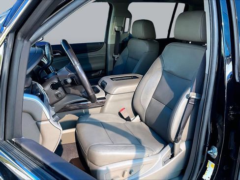 Used 2017 GMC Yukon XL SLT w/ Premium Edition RWD image 8