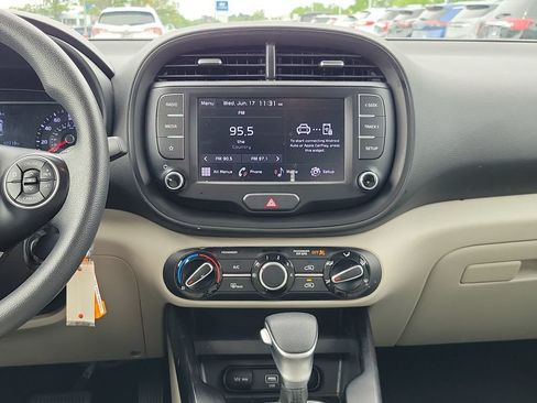 Used 2022 Kia Soul LX FWD image 30