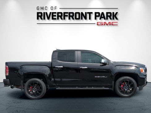 Used 2022 GMC Canyon Denali w/ Denali Black Edition Package AWD/4WD image 2