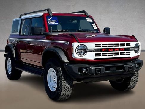 Certified 2025 Ford Bronco Heritage Edition AWD/4WD image 10
