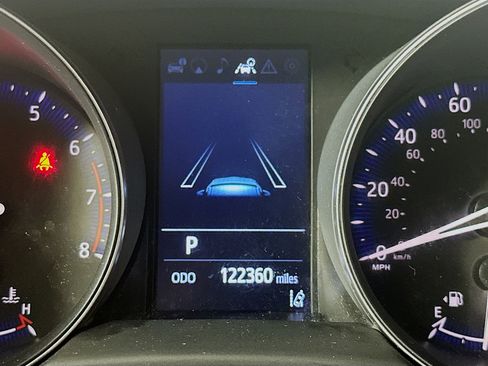 Used 2019 Toyota C-HR Limited image 19