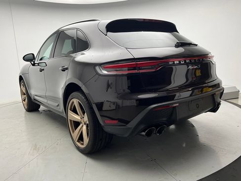 Certified 2024 Porsche Macan S AWD/4WD image 3
