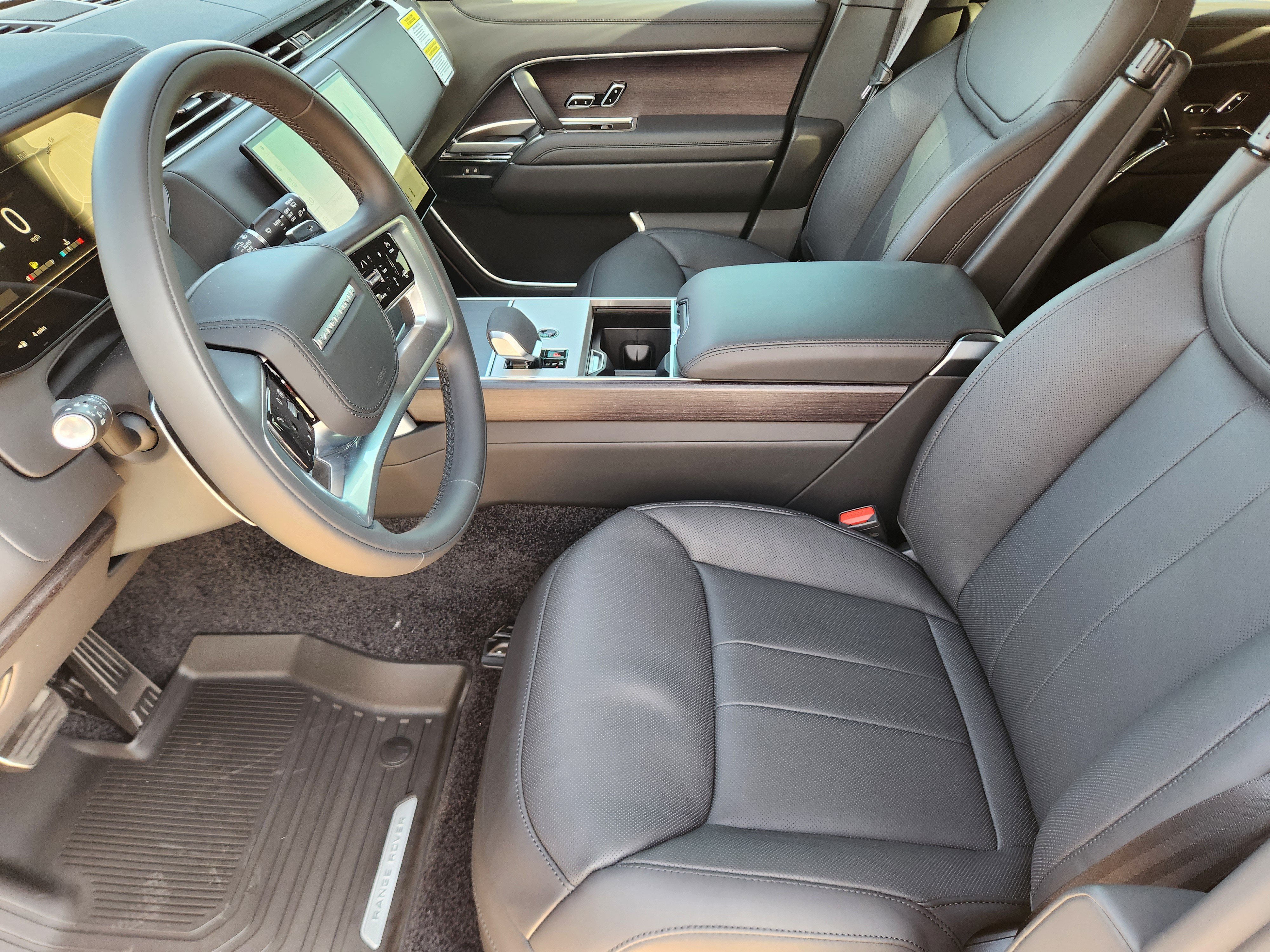New 2026 Land Rover Range Rover Long Wheelbase SE AWD/4WD image 8