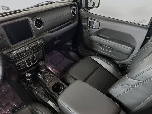 Used 2022 Jeep Wrangler Unlimited Sahara w/ Cold Weather Group AWD/4WD image 11