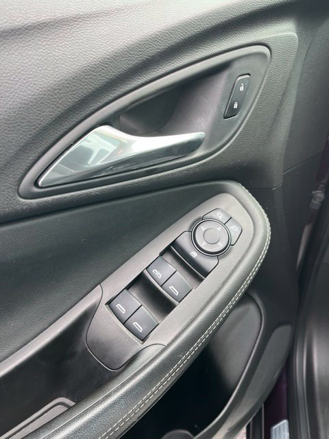 Used 2021 Buick Encore GX Preferred w/ Cold Weather Comfort Package AWD/4WD image 11